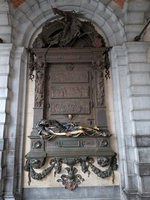 セルクラースの像