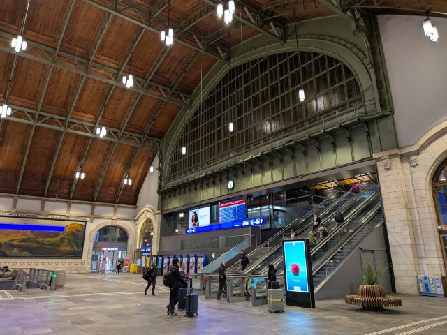 バーゼルからスウェーデン・ストックホルムへ